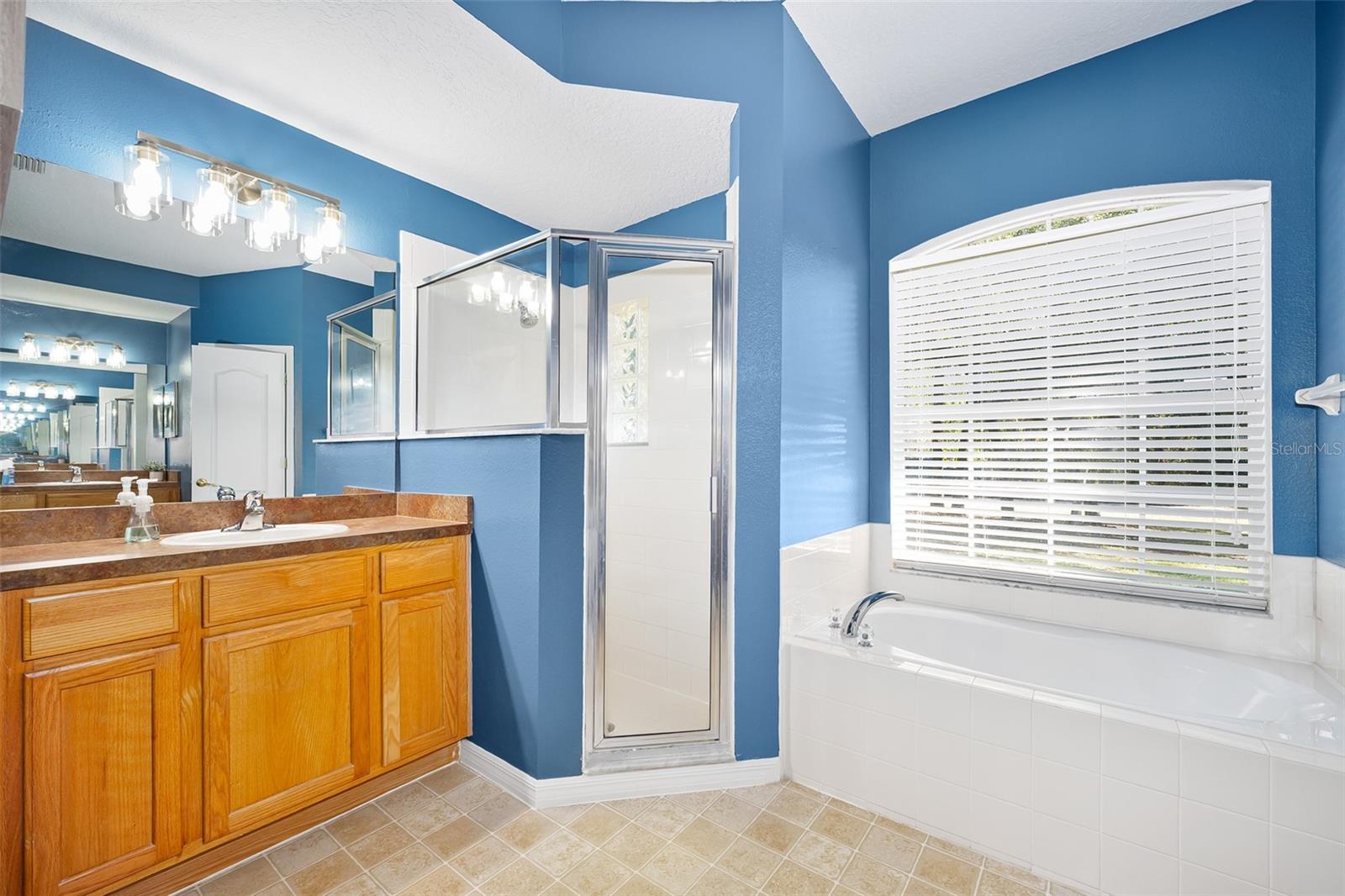 Image 19 of 39 For 635 Deland Avenue