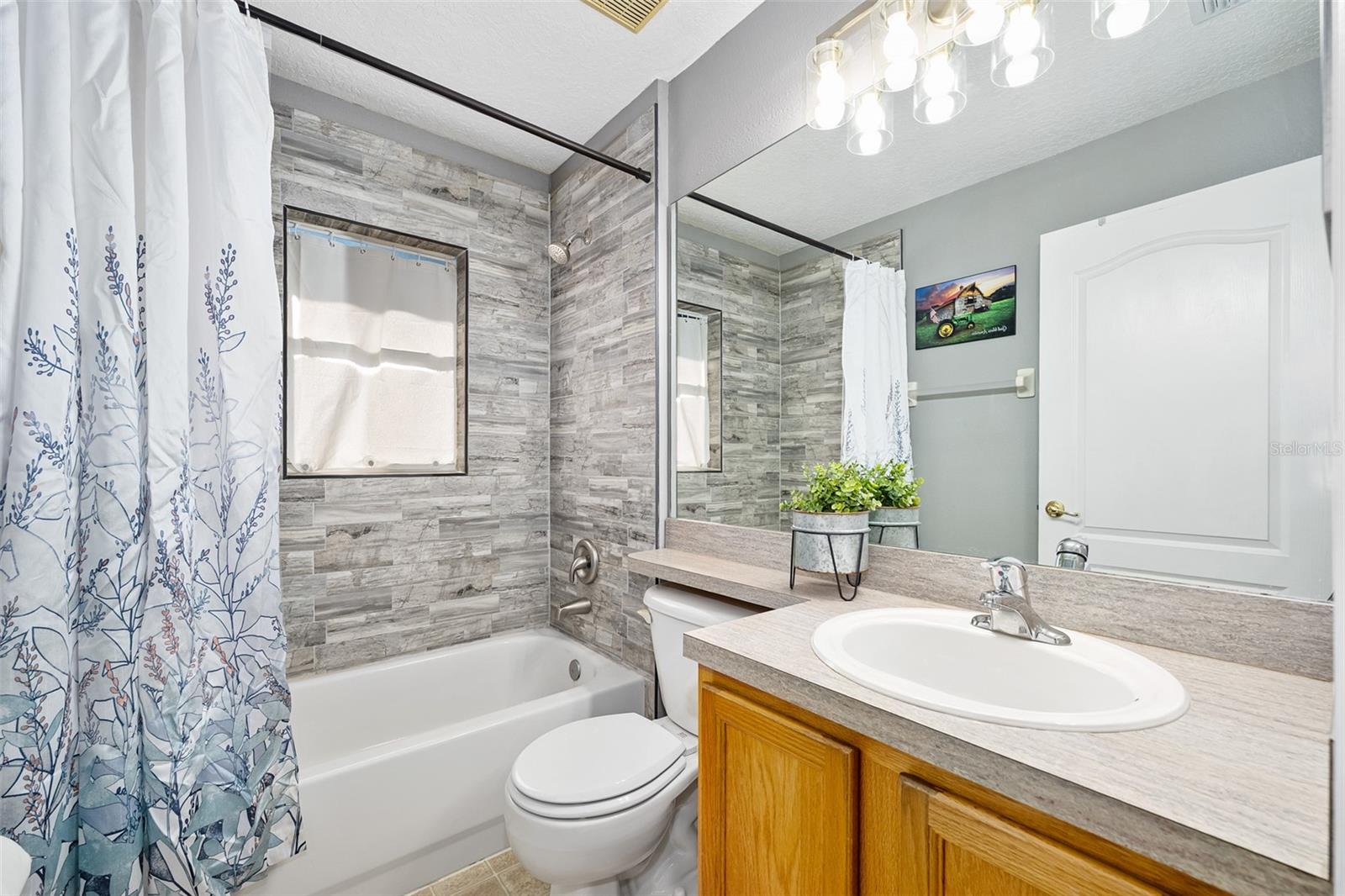 Image 25 of 39 For 635 Deland Avenue