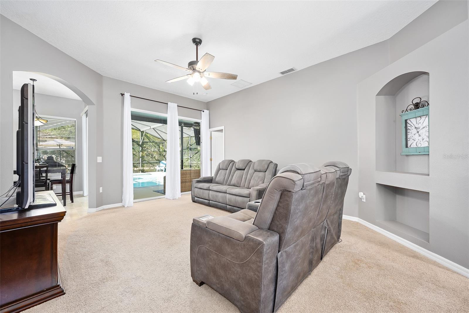 Image 8 of 39 For 635 Deland Avenue