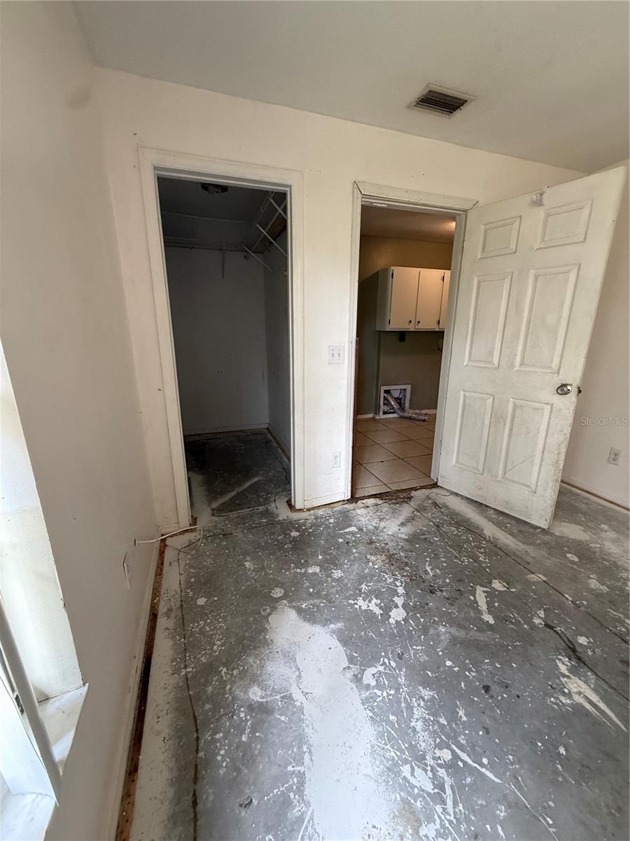 Image 12 of 13 For 40907 3rd Avenue