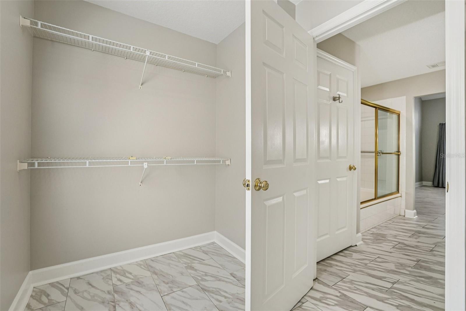 Image 17 of 49 For 1486 Farrindon Circle