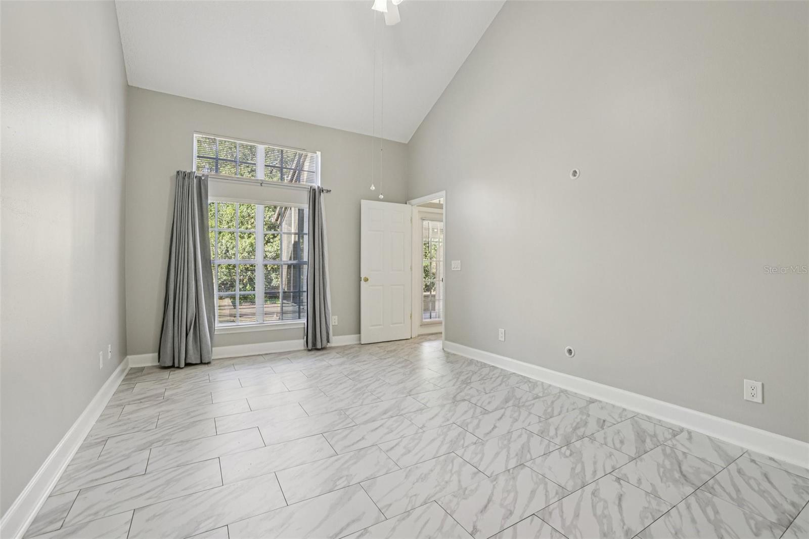 Image 31 of 49 For 1486 Farrindon Circle