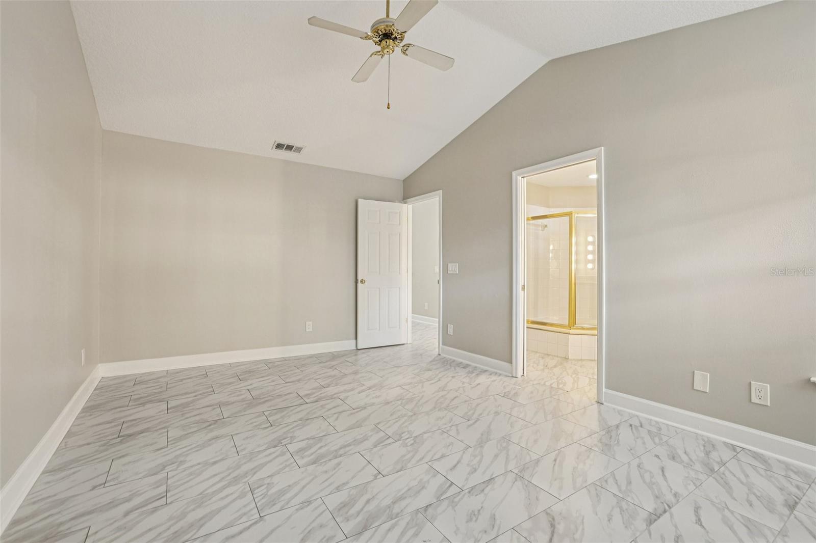 Image 35 of 49 For 1486 Farrindon Circle