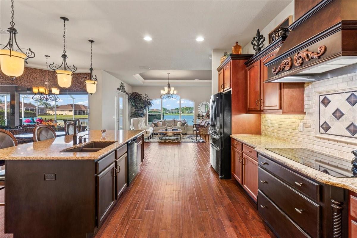 Image 22 of 90 For 568 Luna Bella Lane