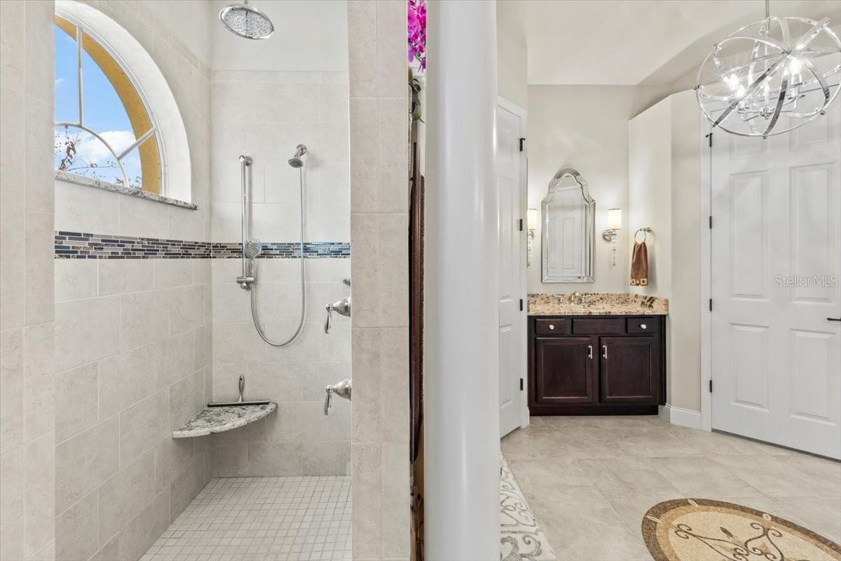 Image 46 of 90 For 568 Luna Bella Lane