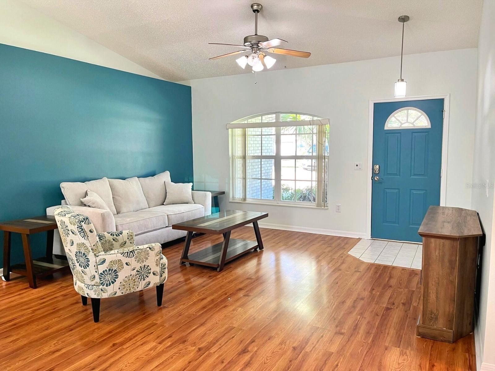 Image 6 of 22 For 286 Katrina Street