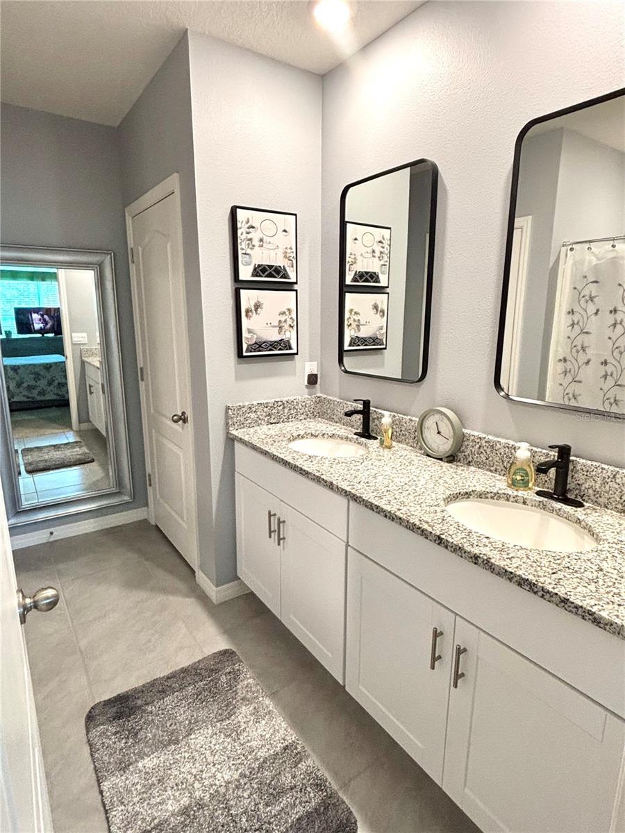 Image 26 of 47 For 622 Autumn Breeze Street