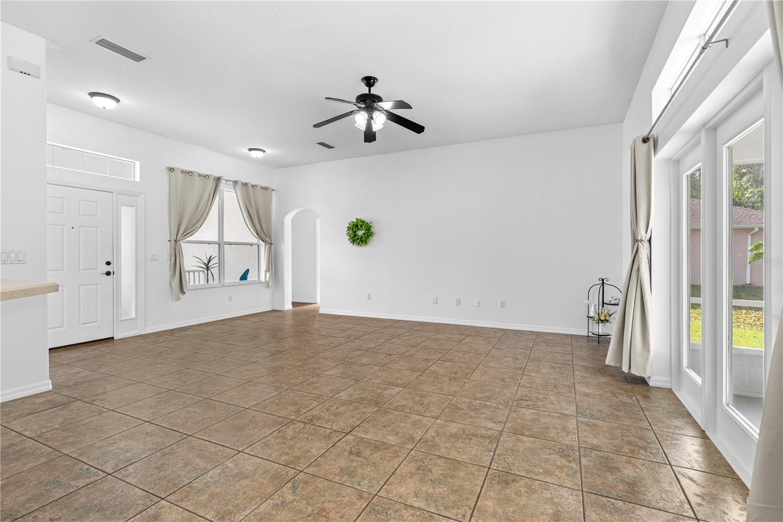 Image 15 of 45 For 16 Manderley Lane