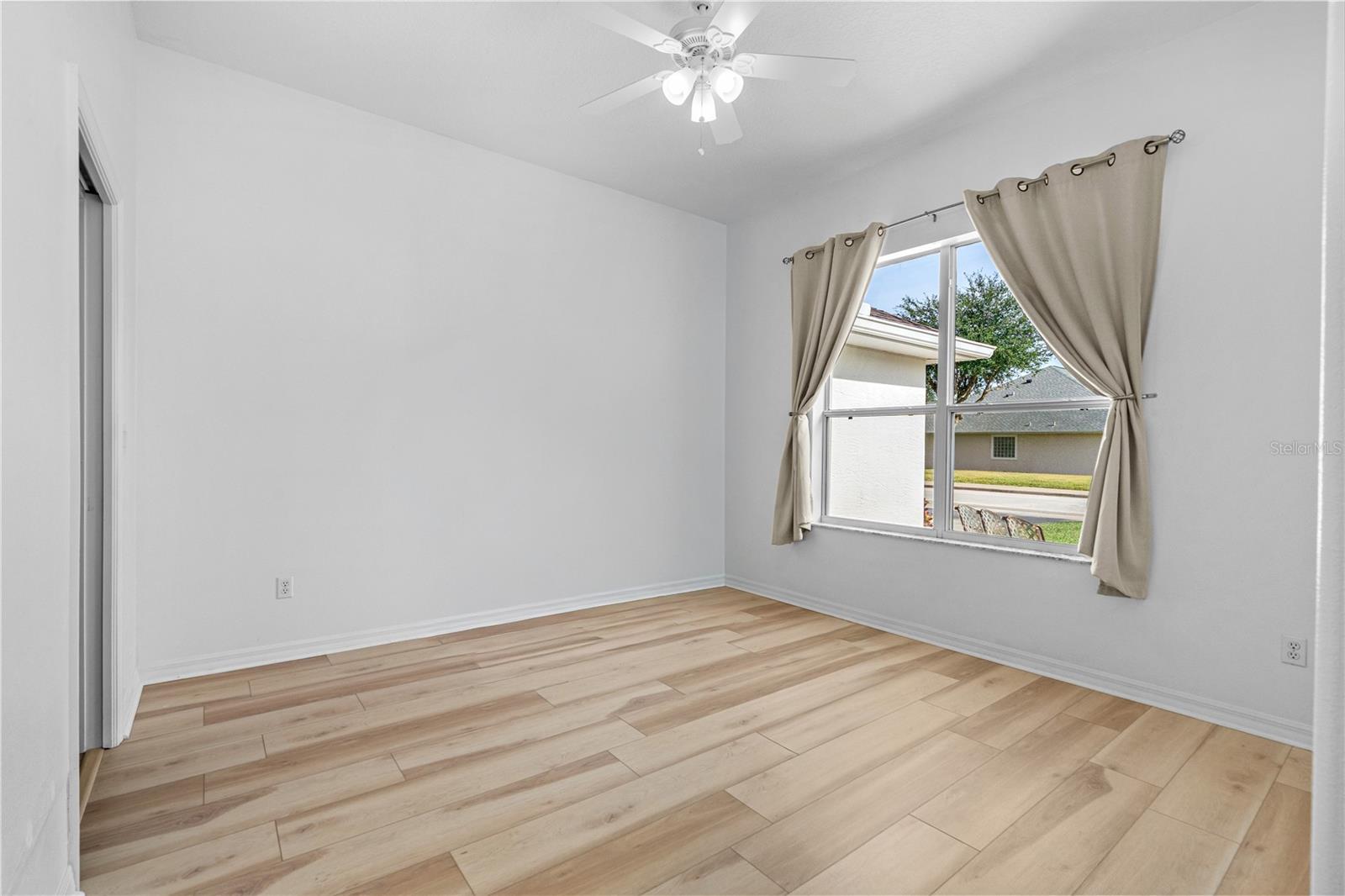 Image 20 of 45 For 16 Manderley Lane