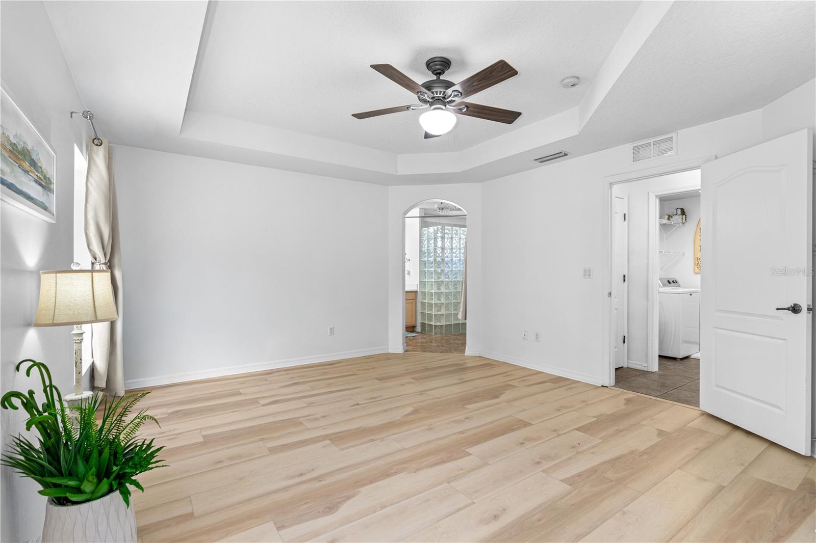 Image 23 of 45 For 16 Manderley Lane