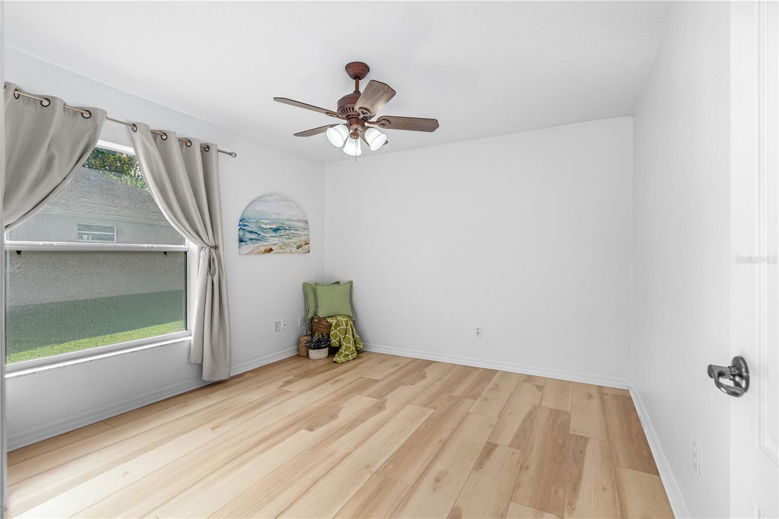 Image 31 of 45 For 16 Manderley Lane