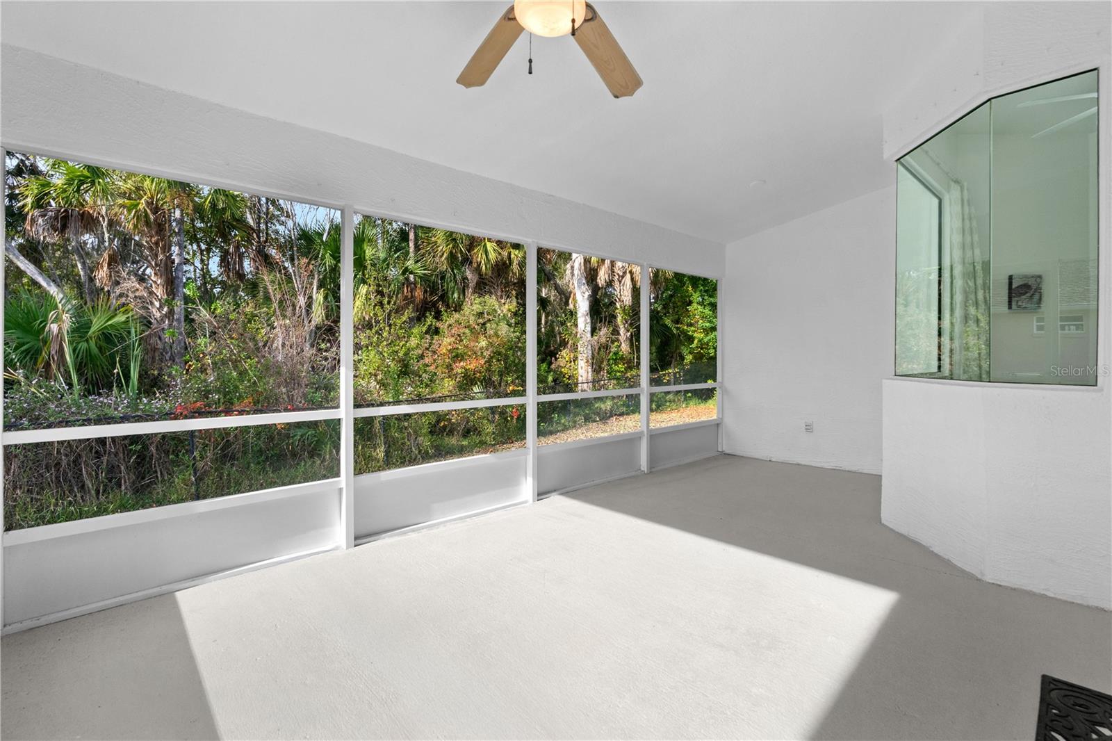 Image 8 of 45 For 16 Manderley Lane