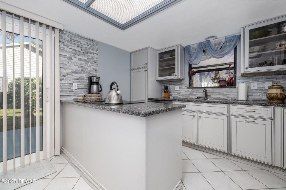 Image 12 of 30 For 252 Gull Drive S