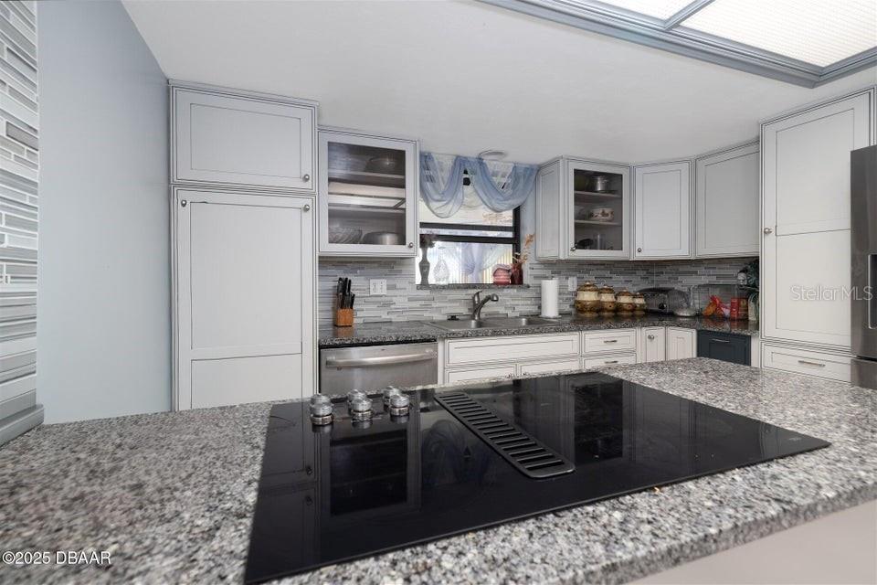 Image 15 of 30 For 252 Gull Drive S