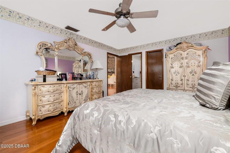 Image 17 of 30 For 252 Gull Drive S