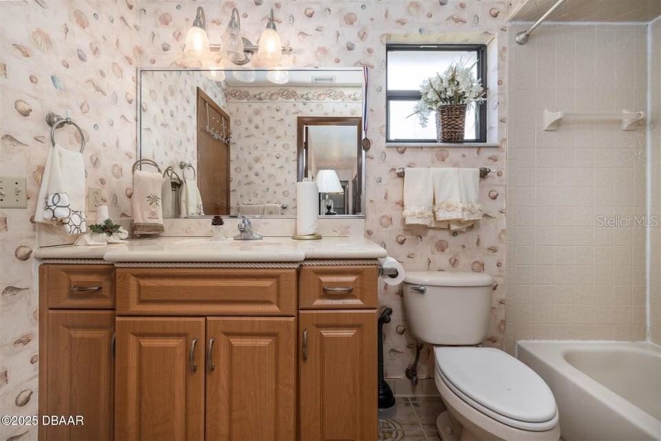 Image 23 of 30 For 252 Gull Drive S