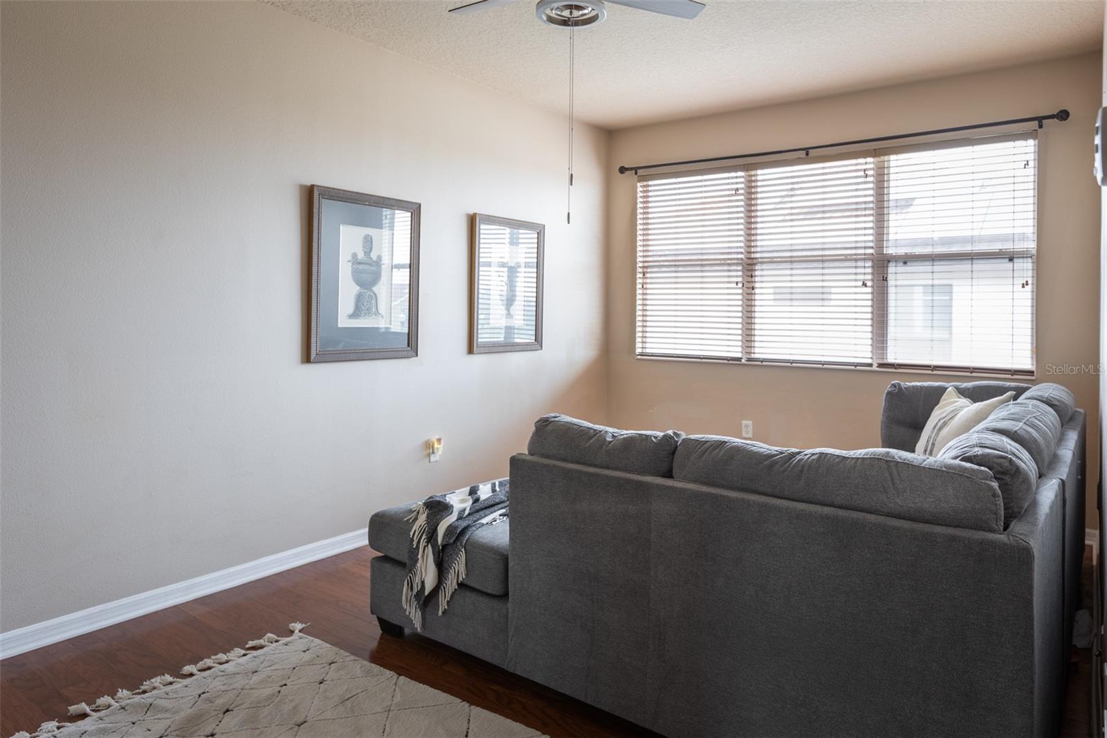 Image 17 of 43 For 313 Crestrun Loop