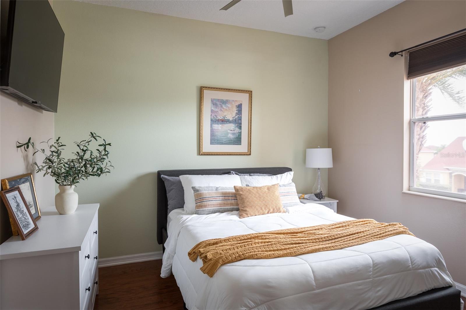 Image 18 of 43 For 313 Crestrun Loop