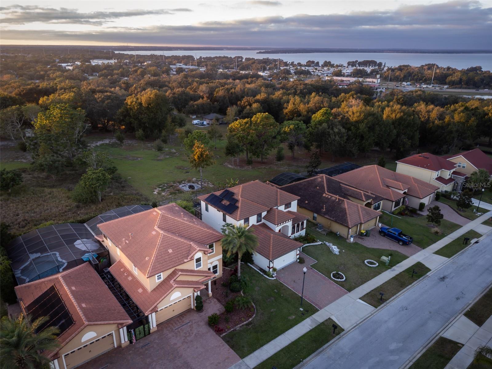 Image 2 of 43 For 313 Crestrun Loop