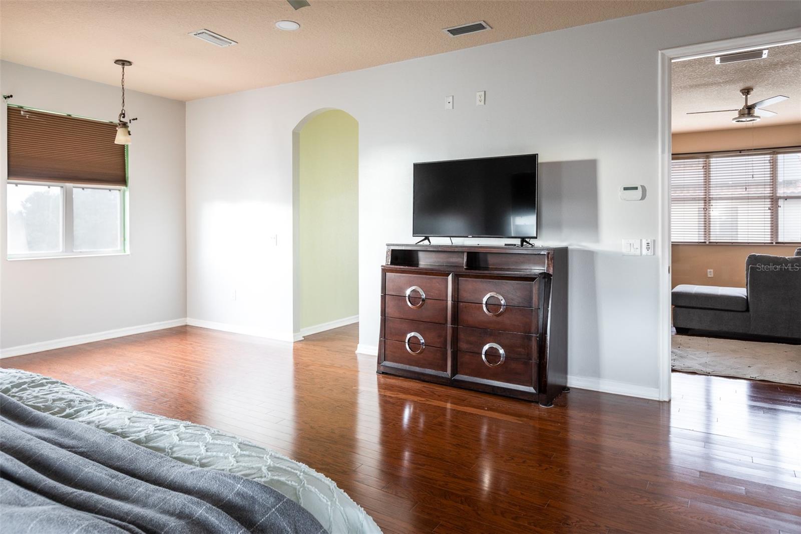 Image 25 of 43 For 313 Crestrun Loop