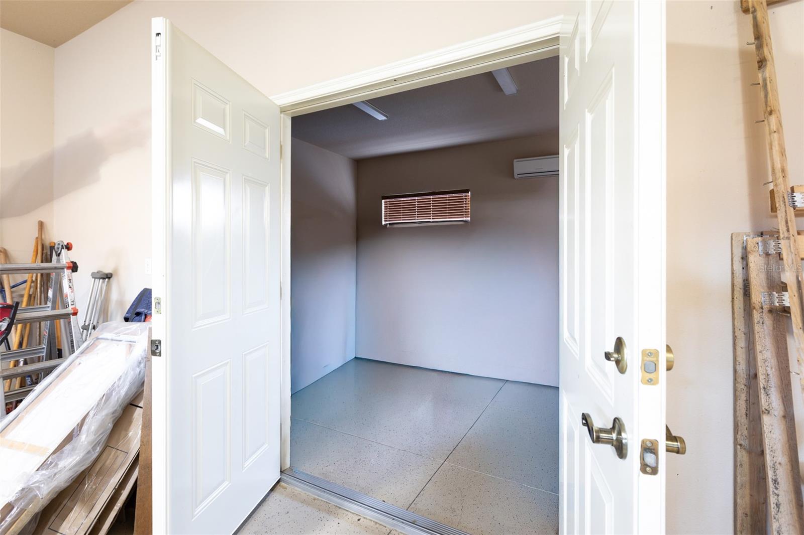 Image 40 of 43 For 313 Crestrun Loop