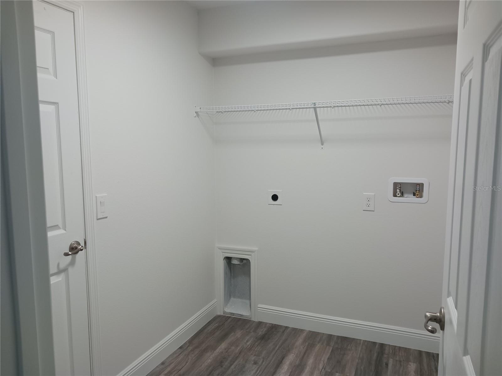 Image 15 of 16 For 5373 Park Avenue