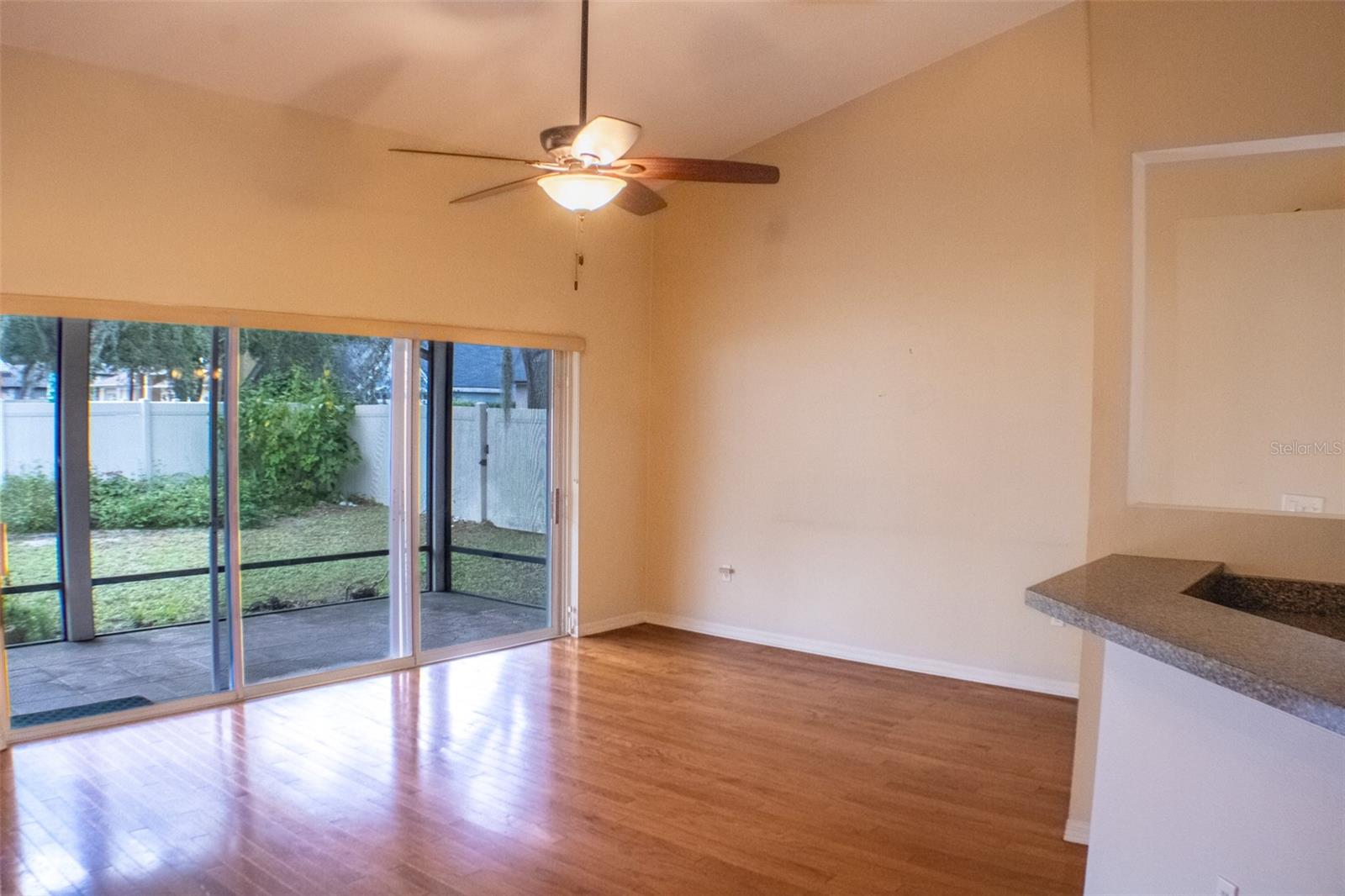 Image 11 of 33 For 601 Shady Point Way