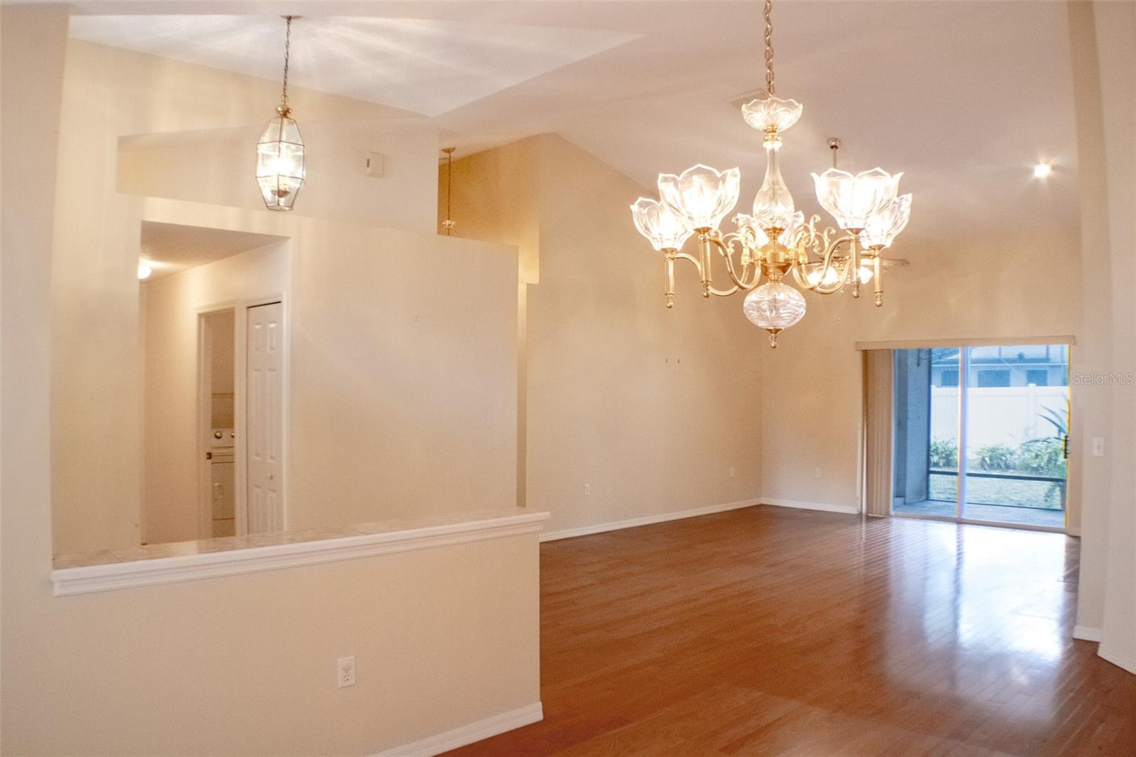 Image 13 of 33 For 601 Shady Point Way