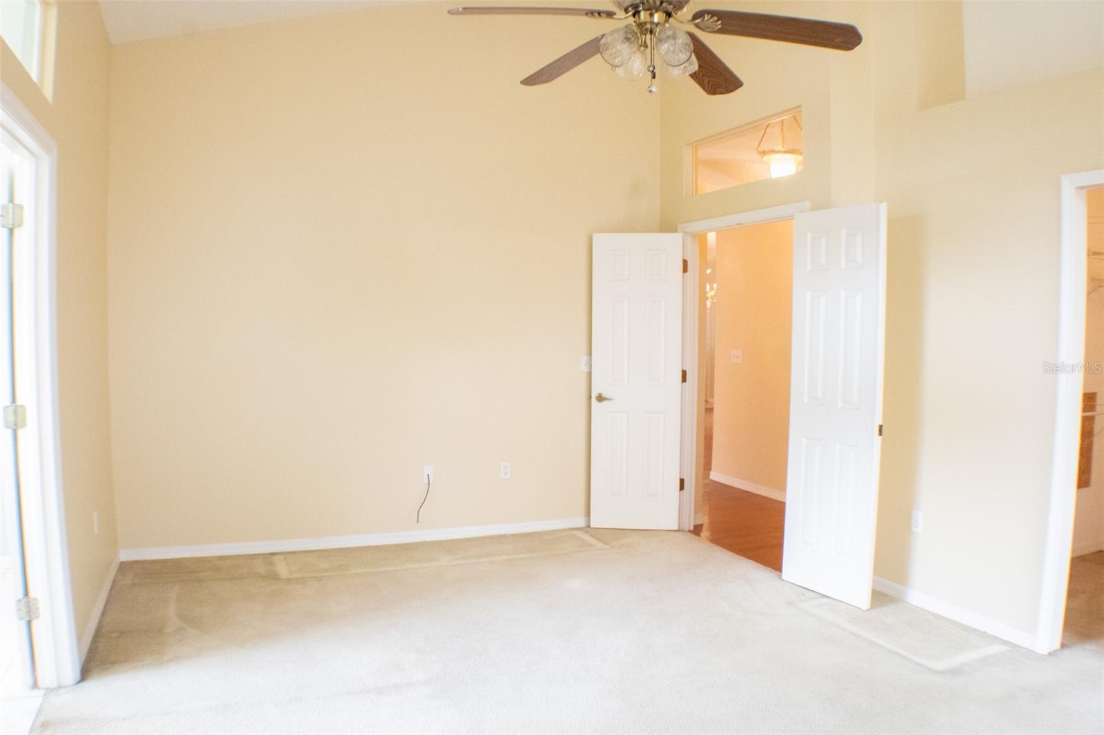 Image 19 of 33 For 601 Shady Point Way