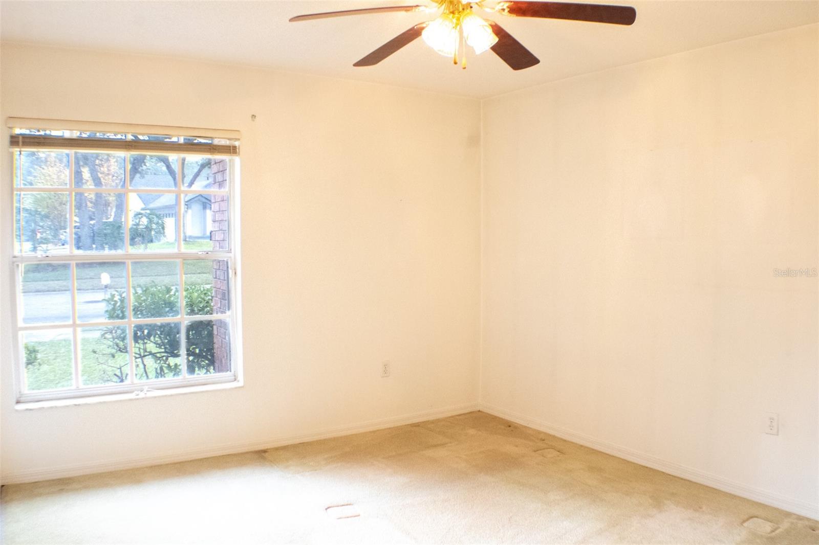 Image 25 of 33 For 601 Shady Point Way