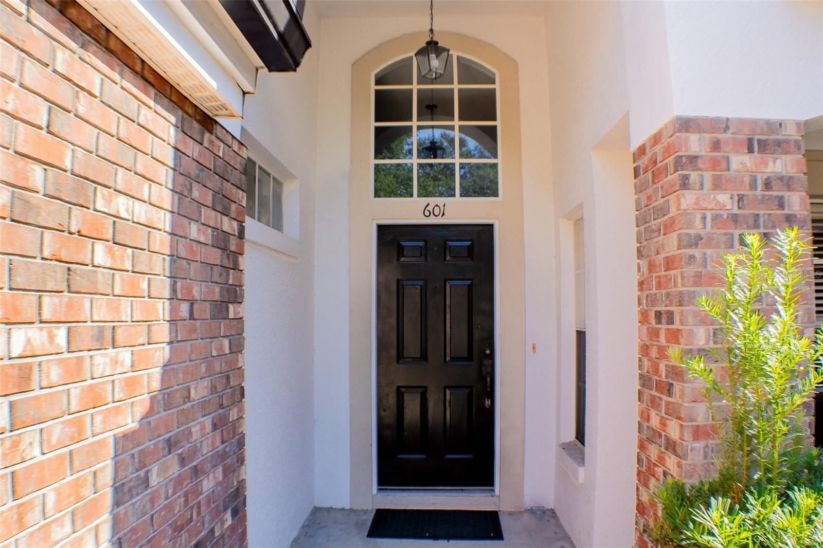 Image 5 of 33 For 601 Shady Point Way