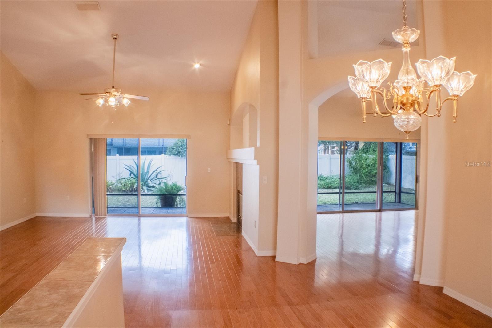 Image 7 of 33 For 601 Shady Point Way