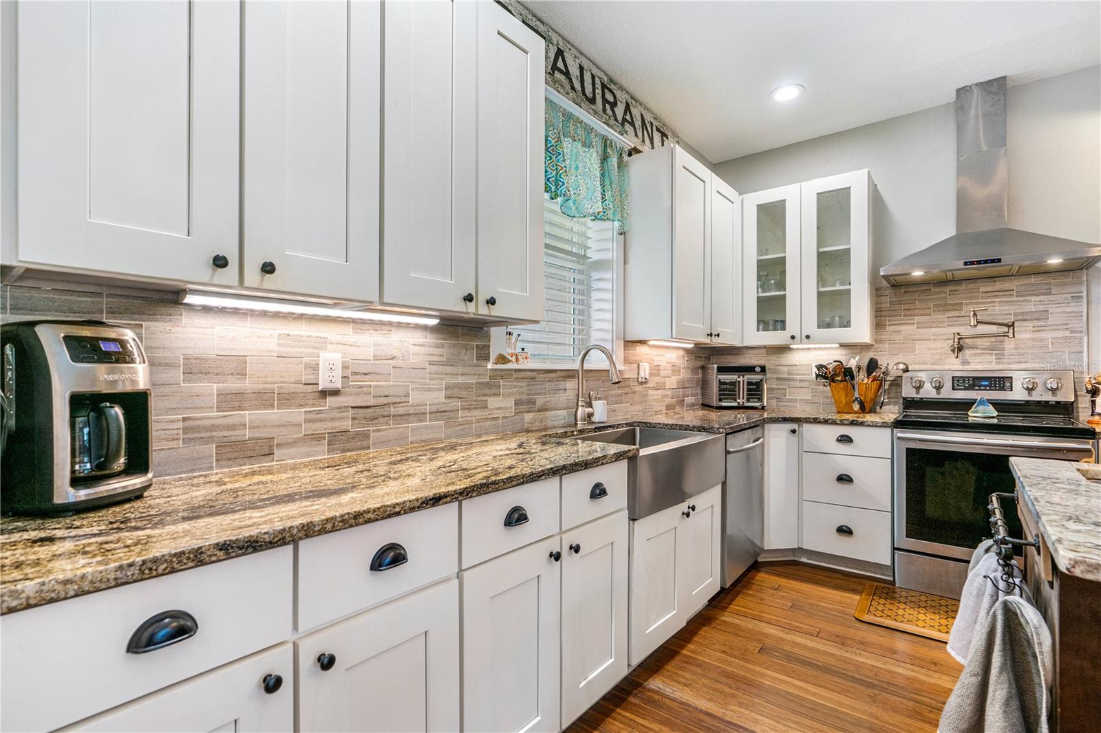 Image 17 of 53 For 432 Palm Avenue