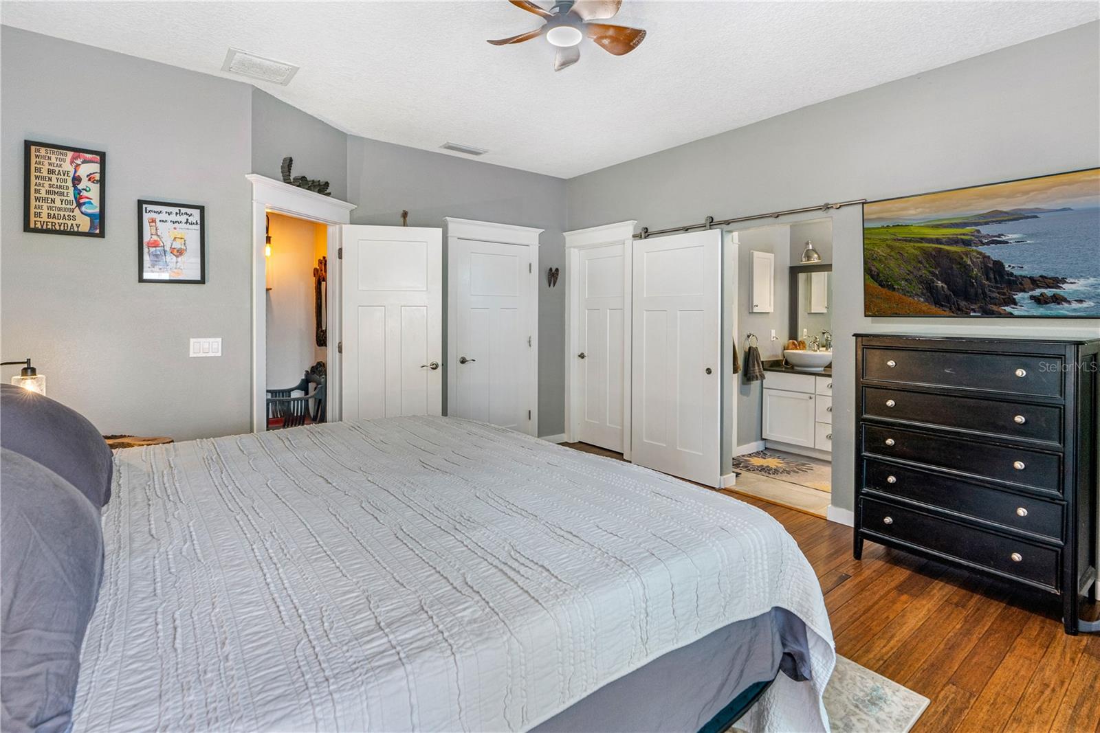 Image 25 of 53 For 432 Palm Avenue