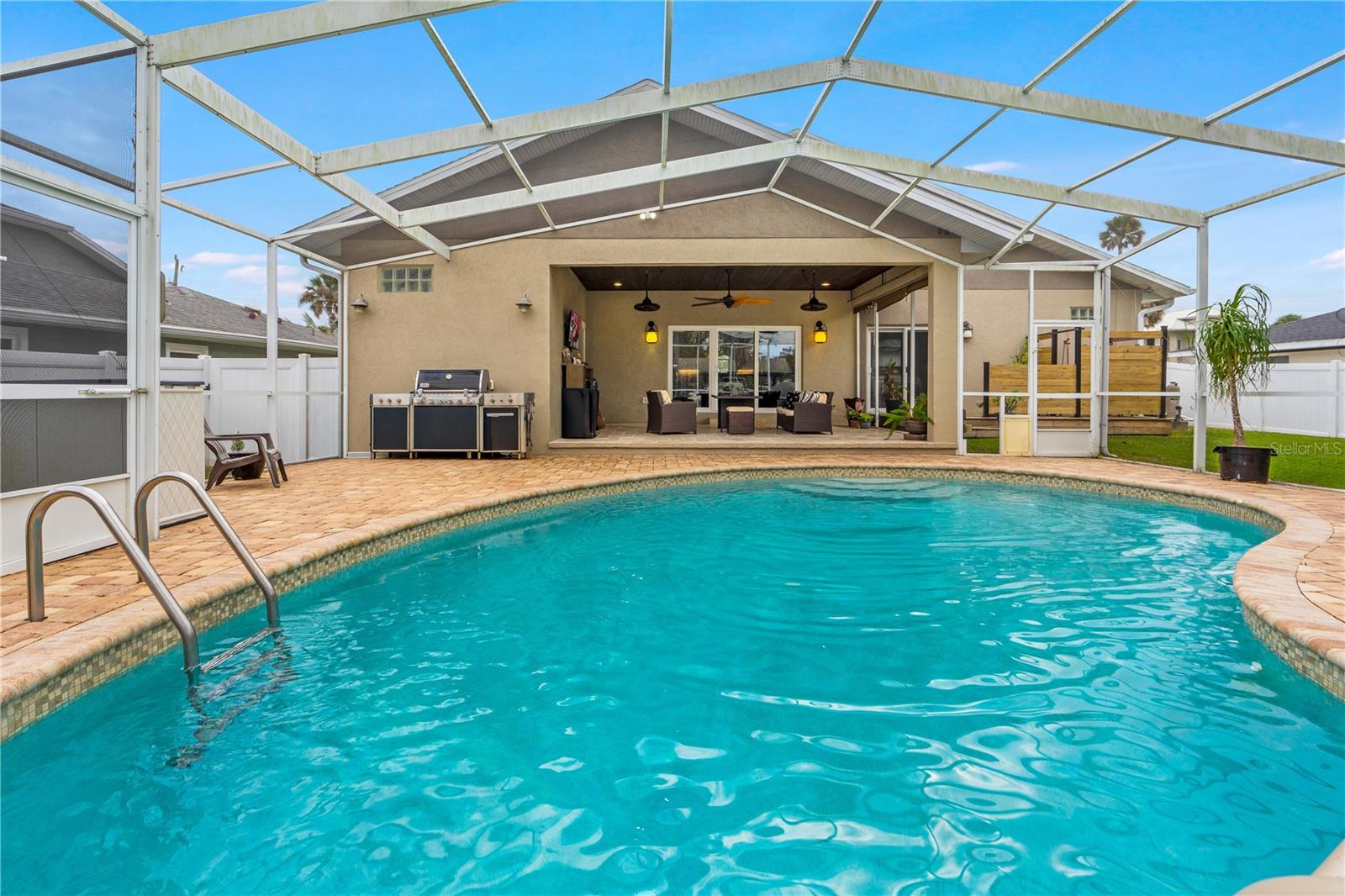 Image 3 of 53 For 432 Palm Avenue