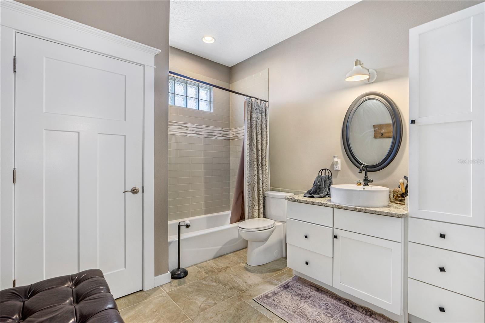 Image 32 of 53 For 432 Palm Avenue