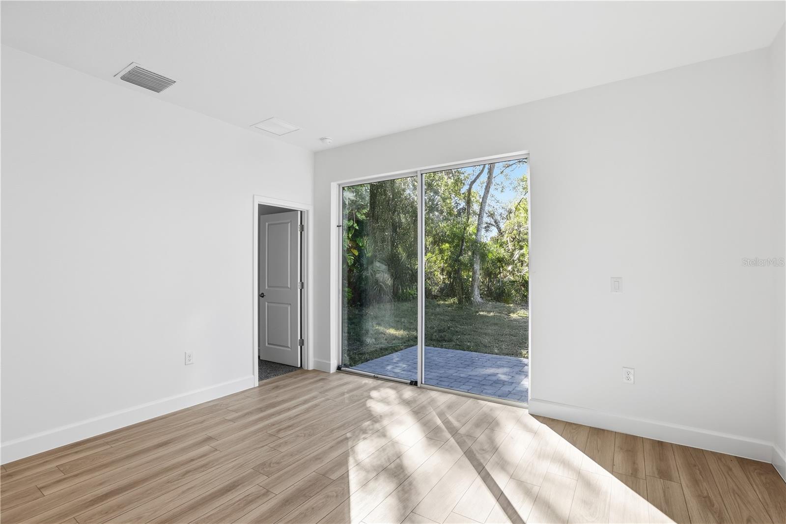 Image 17 of 35 For 1209 15th Street