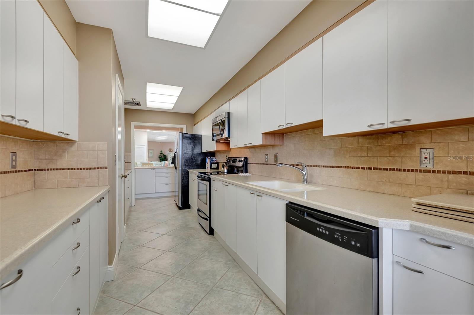 Image 40 of 44 For 3013 Atlantic Avenue 803