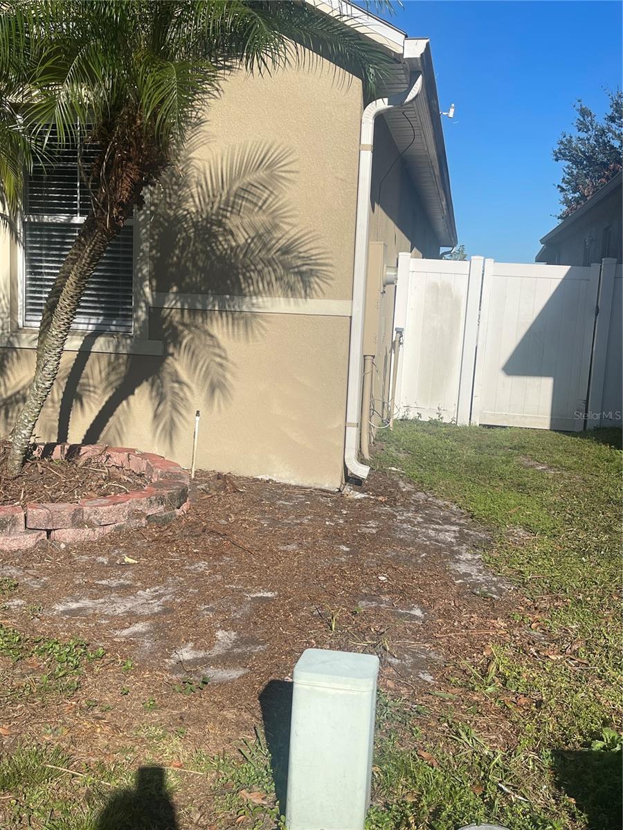 Image 2 of 8 For 14869 Myakka Crown Drive