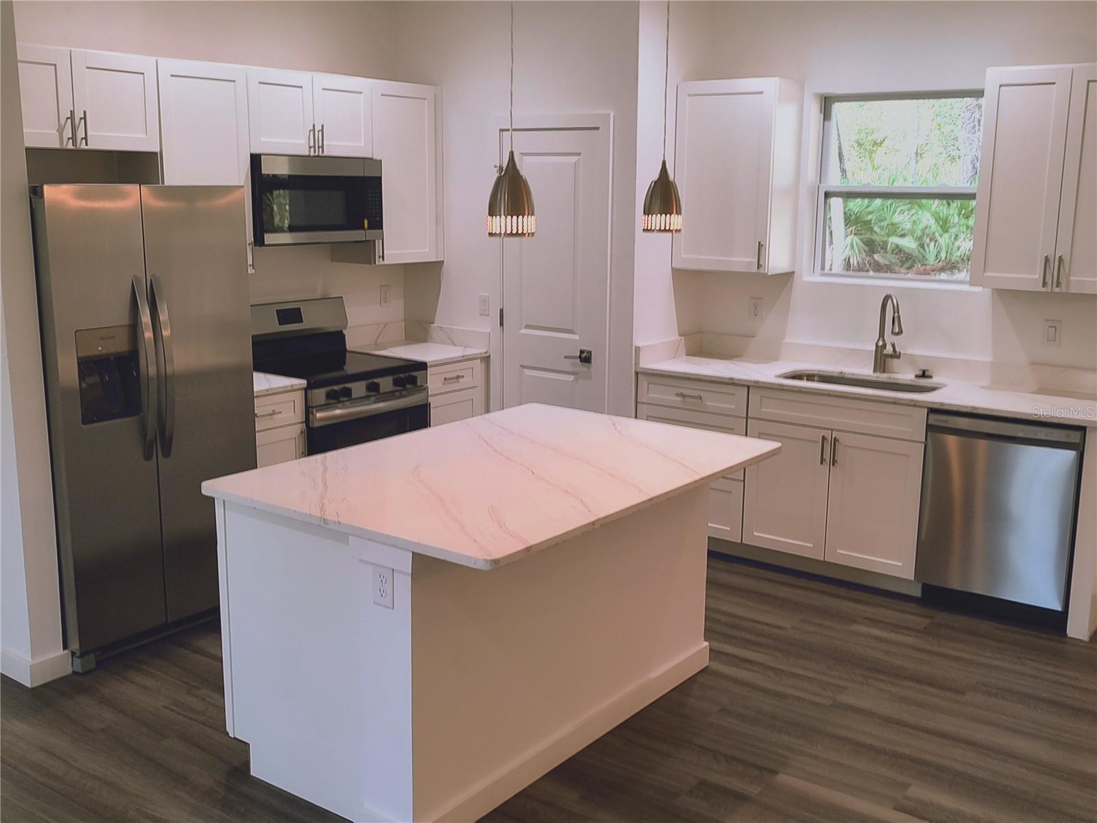 Image 5 of 15 For 1556 9th Avenue