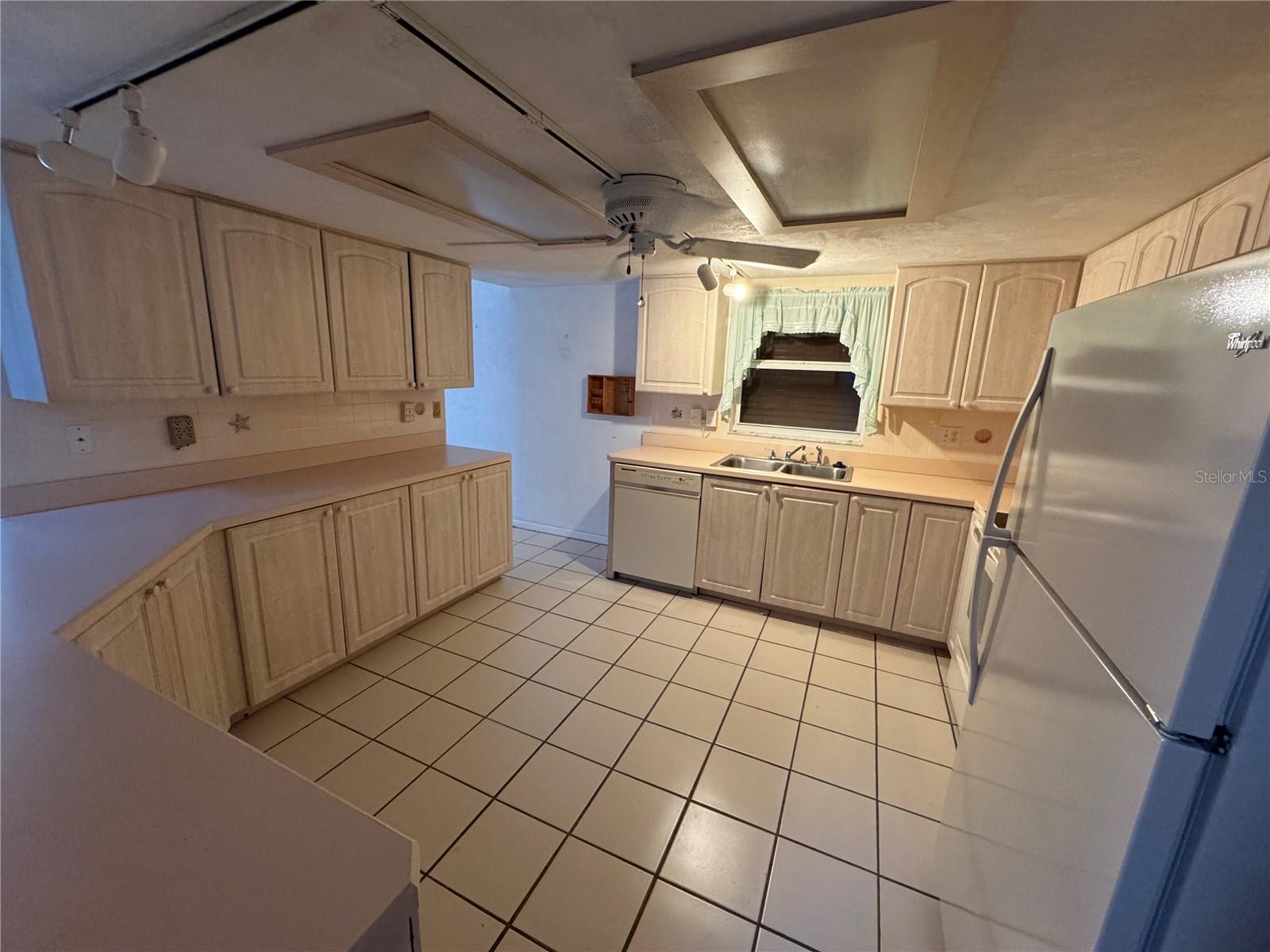 Image 4 of 23 For 202 North Street