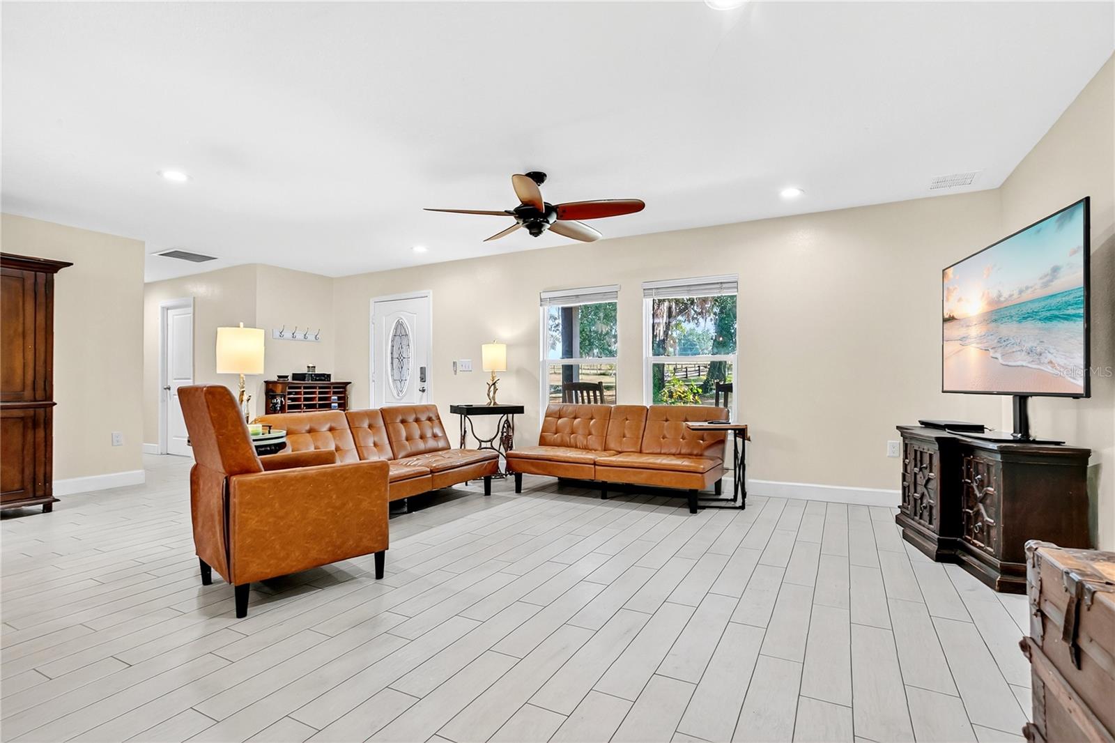 Image 5 of 36 For 1801 Highway 329