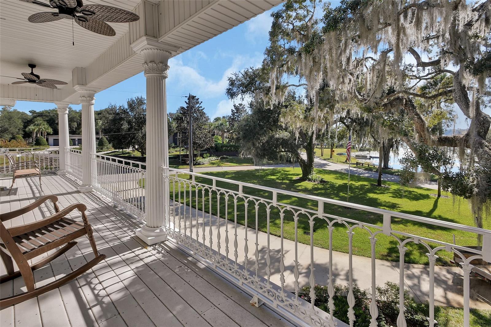 Image 28 of 61 For 150 Lake Winnemissett Drive