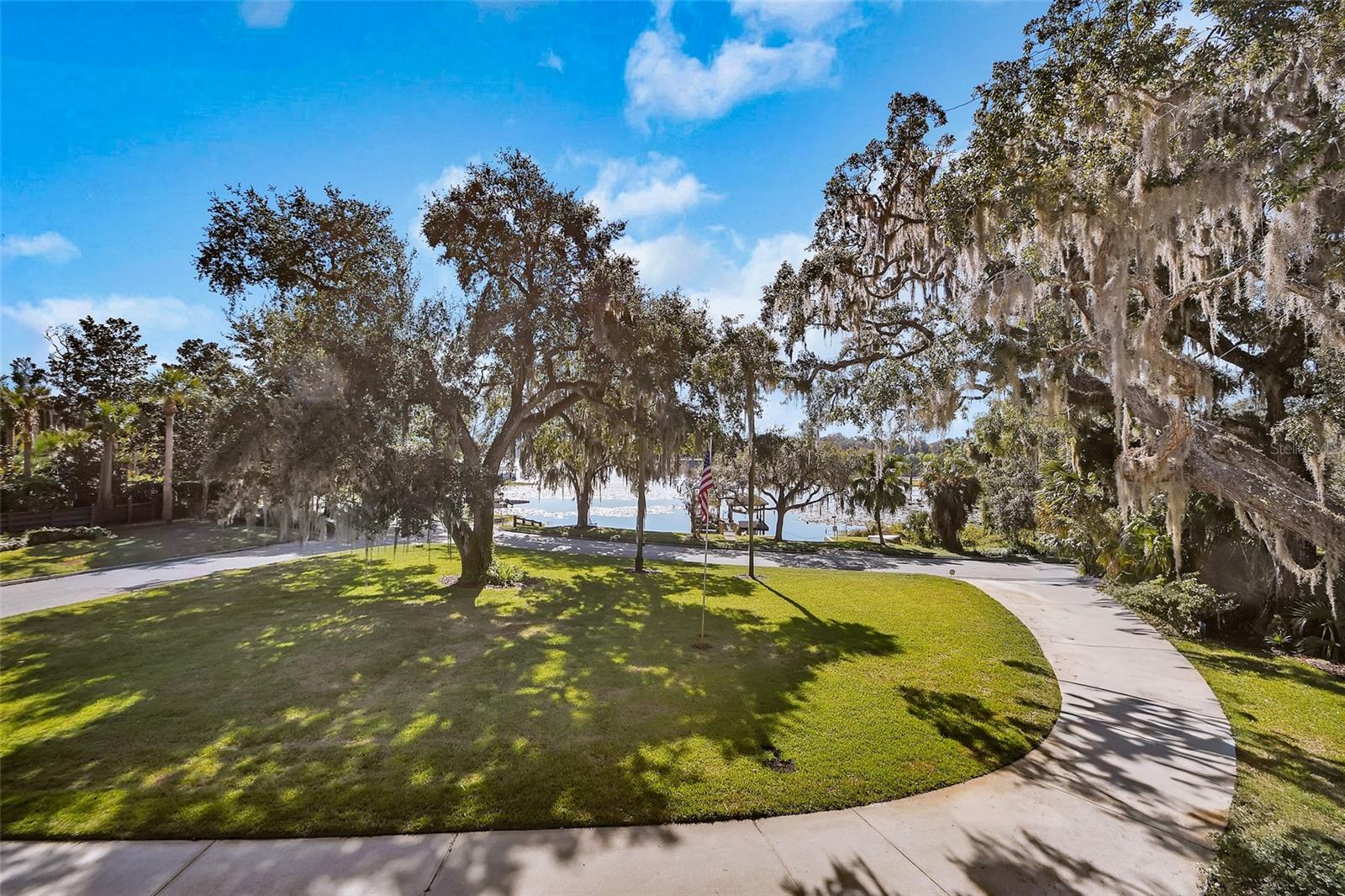 Image 29 of 61 For 150 Lake Winnemissett Drive