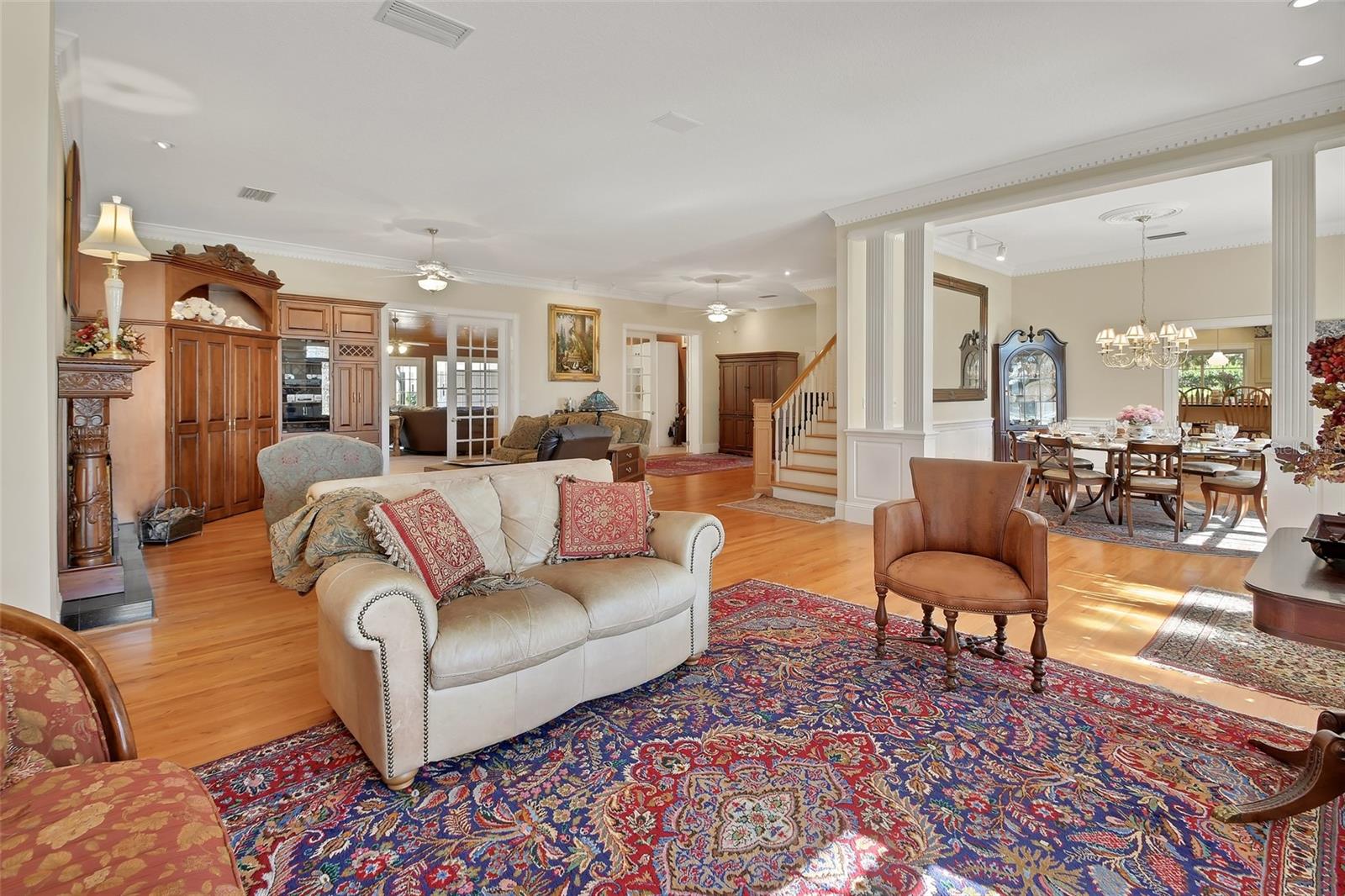 Image 5 of 61 For 150 Lake Winnemissett Drive