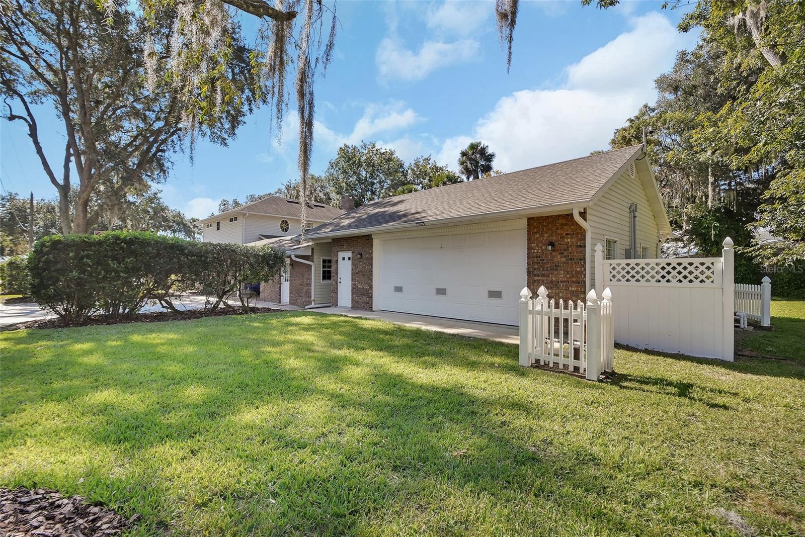 Image 52 of 61 For 150 Lake Winnemissett Drive