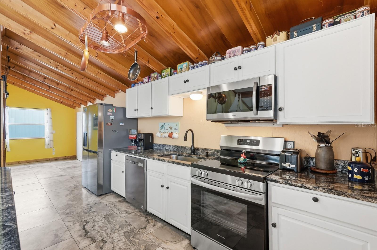 Image 14 of 52 For 318 Eastwood Lane