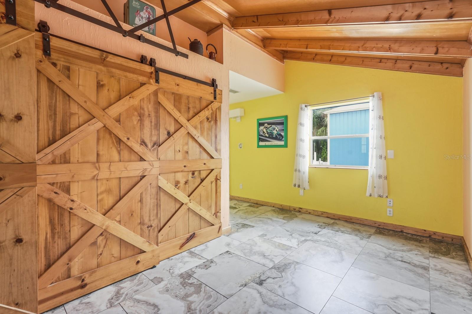 Image 16 of 52 For 318 Eastwood Lane