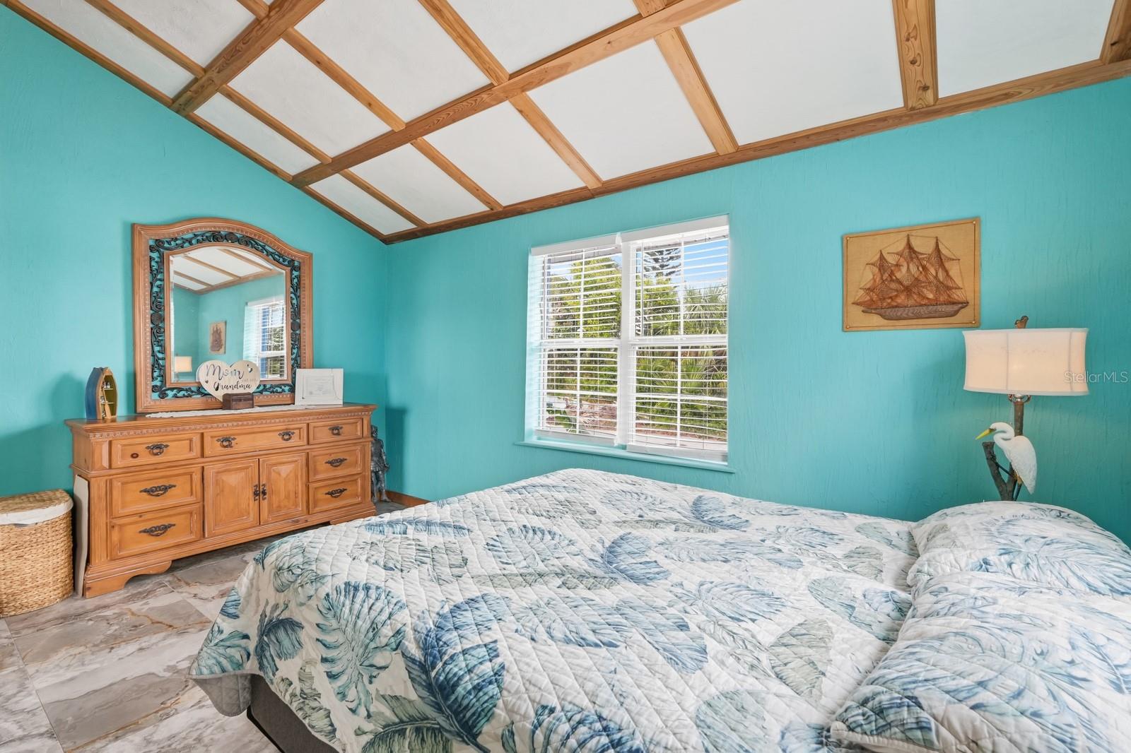 Image 19 of 52 For 318 Eastwood Lane