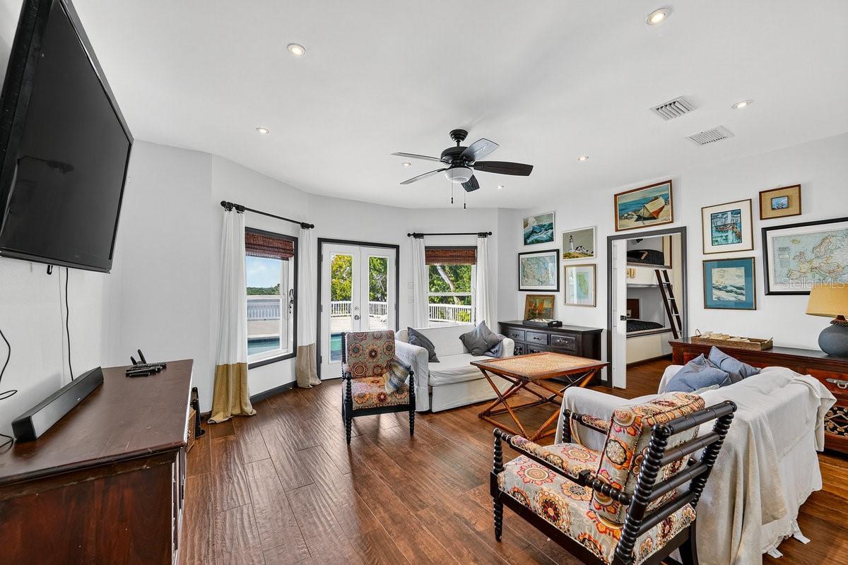 Image 34 of 68 For 3110 John Anderson Drive